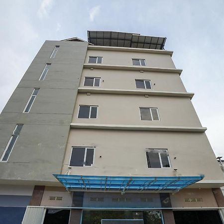 Oyo 616 Express Inn Palembang Exterior foto